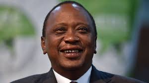 Rwabuze gica hagati ya Uhuru Kenyatta na Leta nyuma yo kwanga ibiro bamuhaye